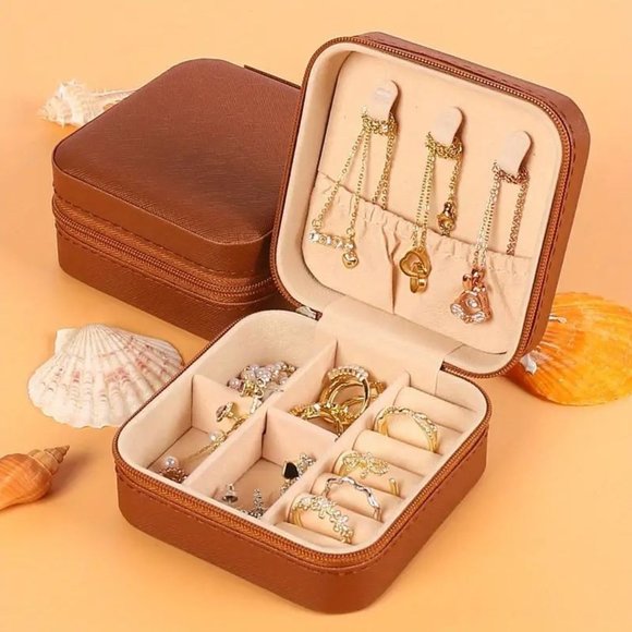 Small PU Leather Jewelry Box Portable Travel Jewelry Ornaments Storage. - Picture 1 of 5